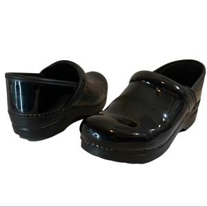 Dansko PATENT Black Professional Clogs Size 39
